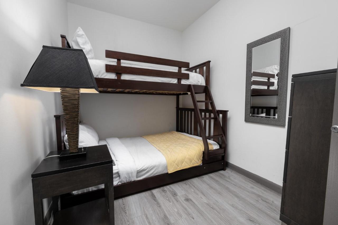 Upgraded Lakeside Resort Dream Vacation Home เคโลว์นา ภายนอก รูปภาพ