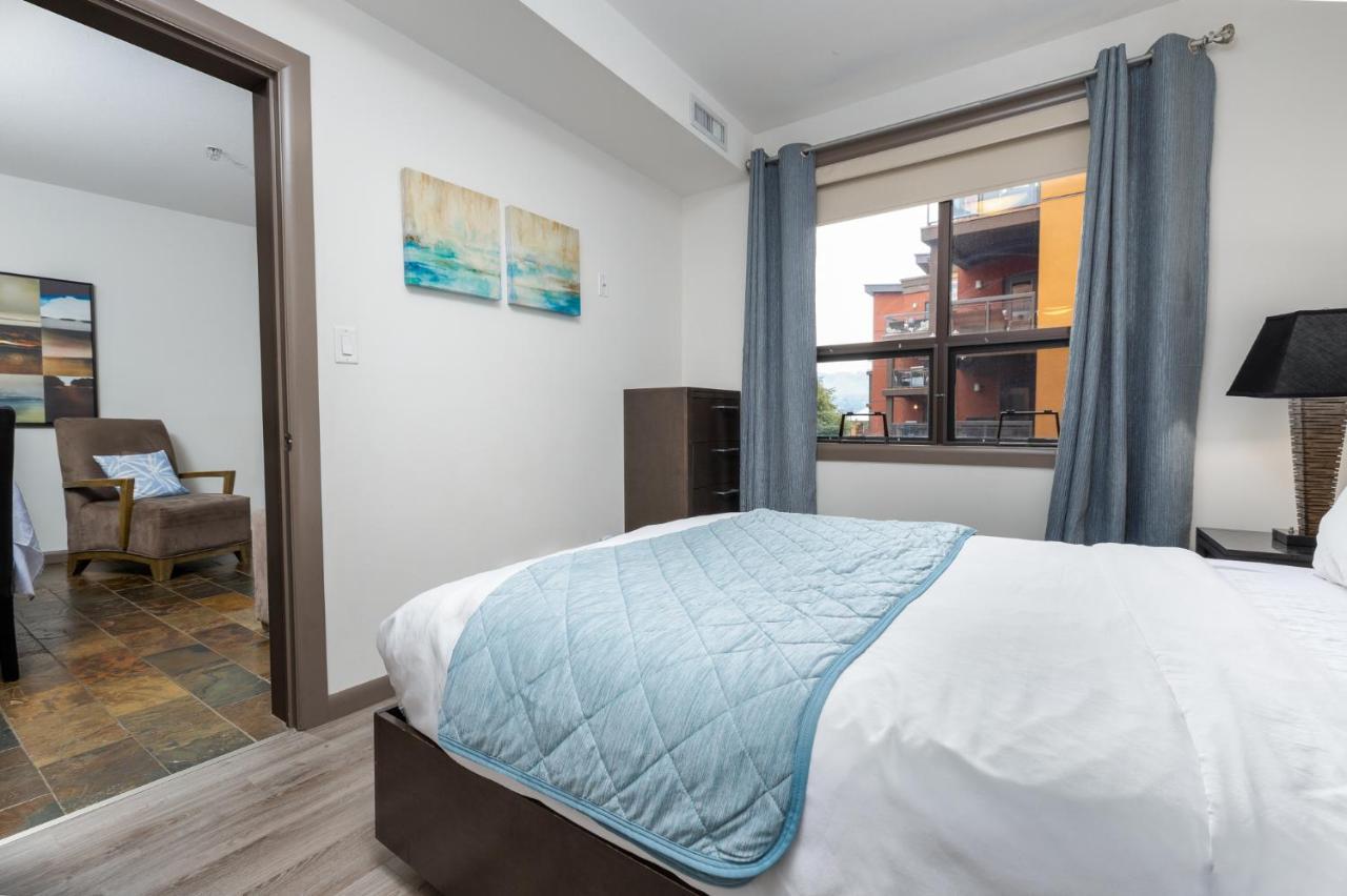 Upgraded Lakeside Resort Dream Vacation Home เคโลว์นา ภายนอก รูปภาพ